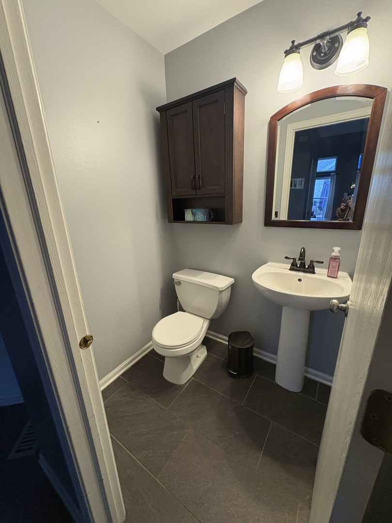 944 Cynthia Lane, Lake In The Hills, IL 60156