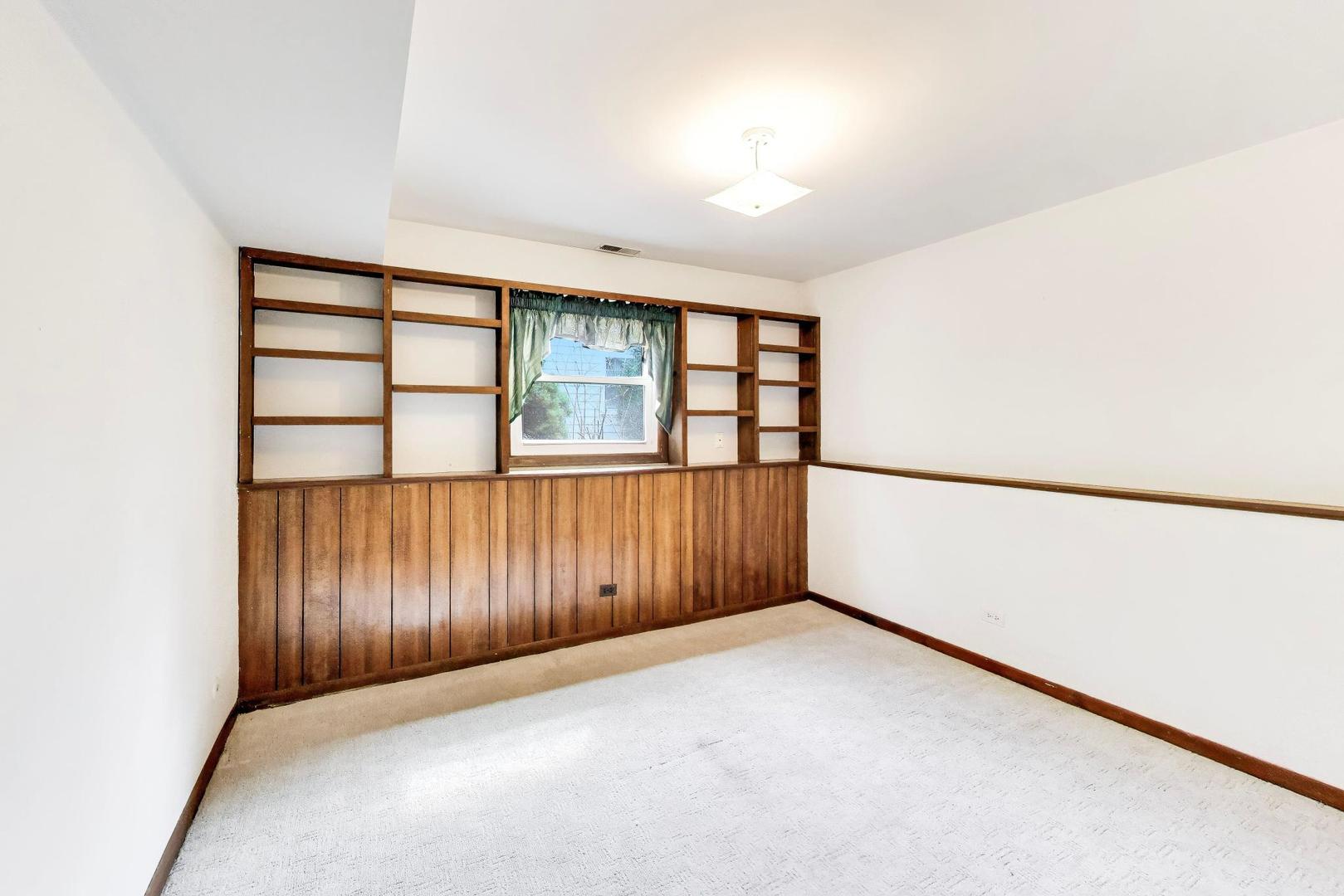 1918 Templar Drive, Naperville, IL 60565