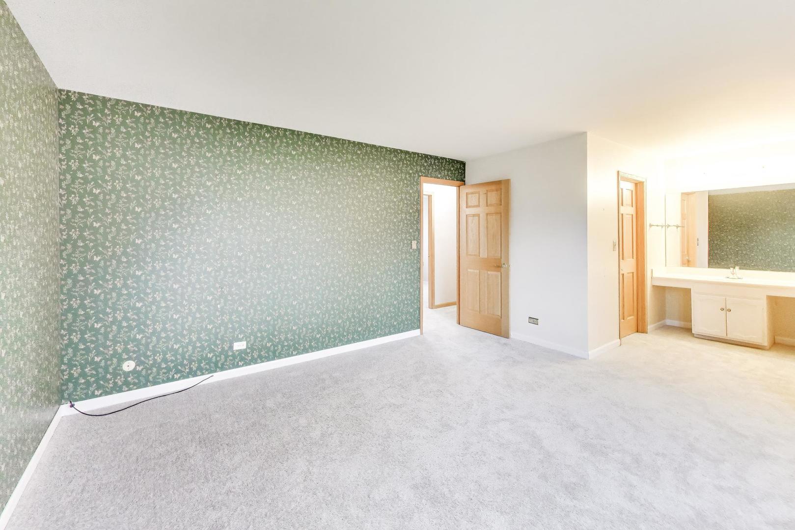 1918 Templar Drive, Naperville, IL 60565