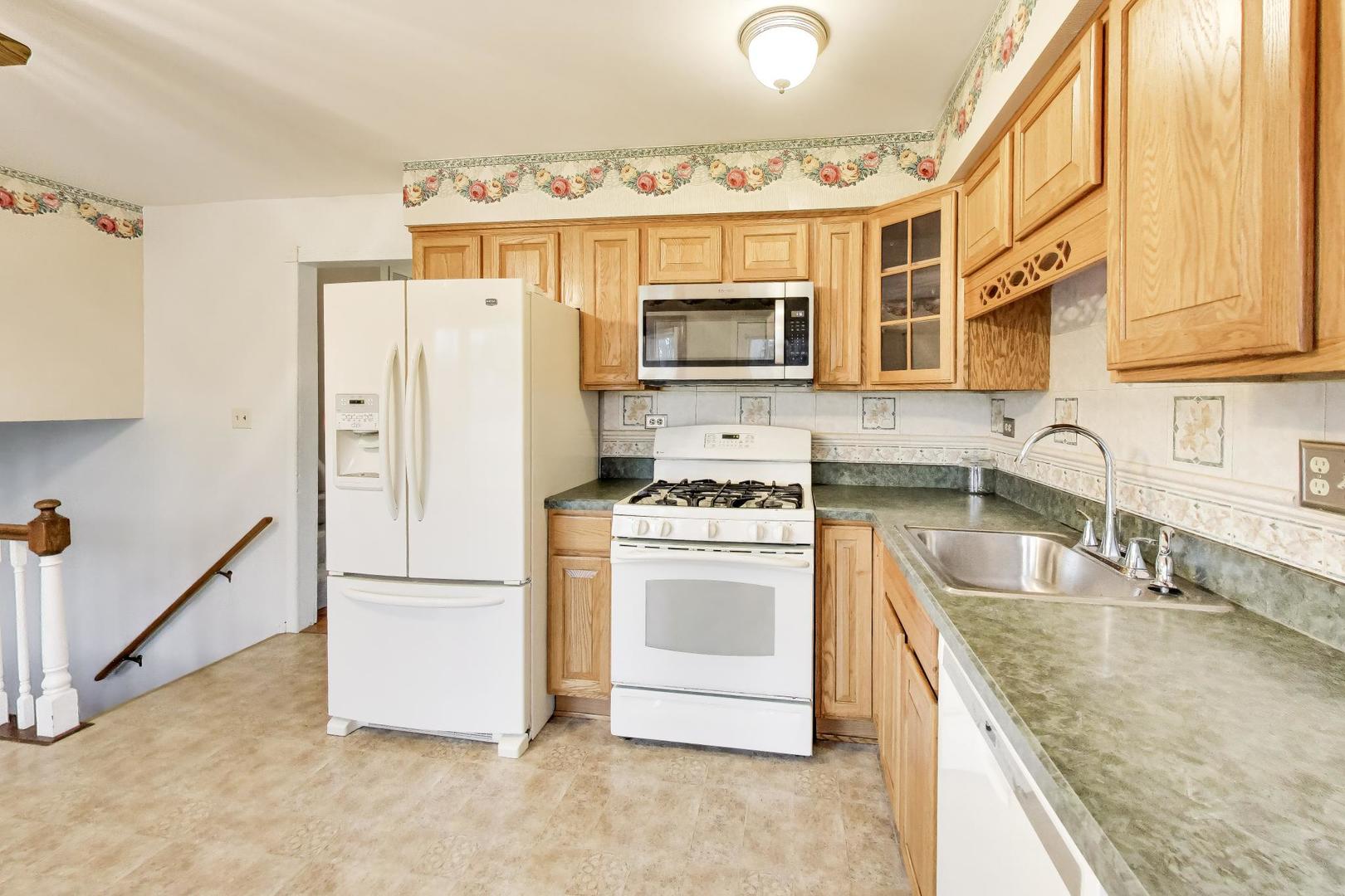 1918 Templar Drive, Naperville, IL 60565