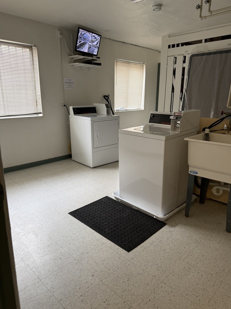 4757 N Keeler Avenue #101, Chicago, IL 60630