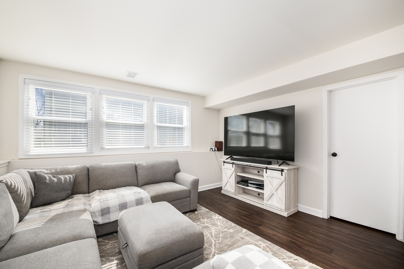 314 Sutherland Lane, Bloomingdale, IL 60108