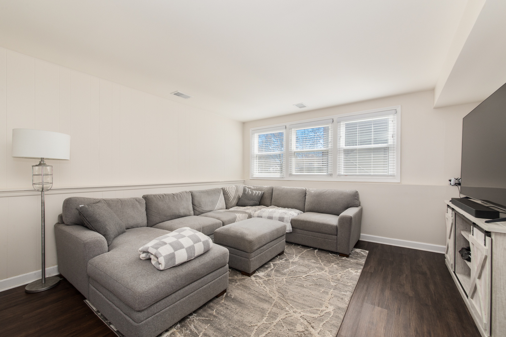 314 Sutherland Lane, Bloomingdale, IL 60108