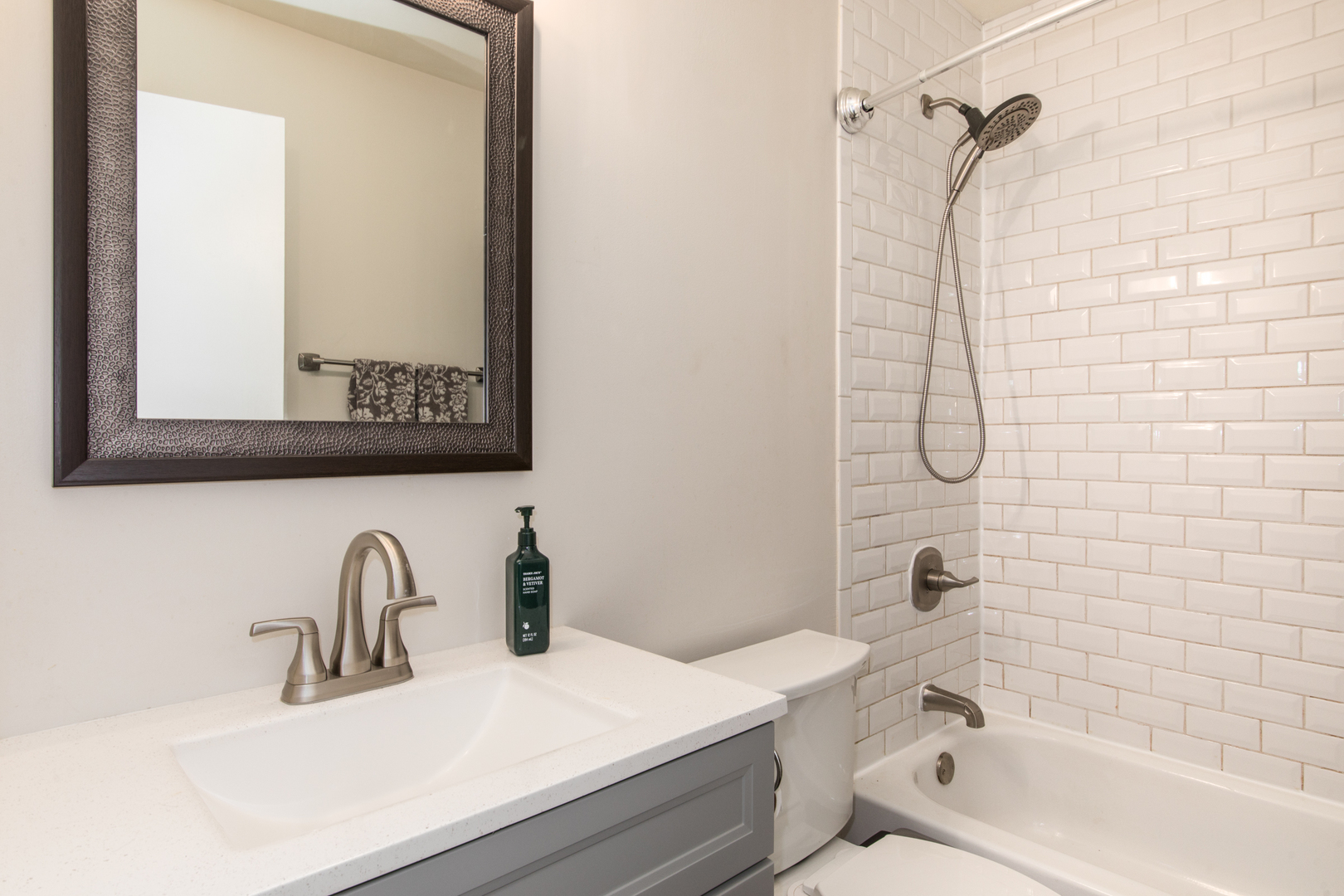 314 Sutherland Lane, Bloomingdale, IL 60108