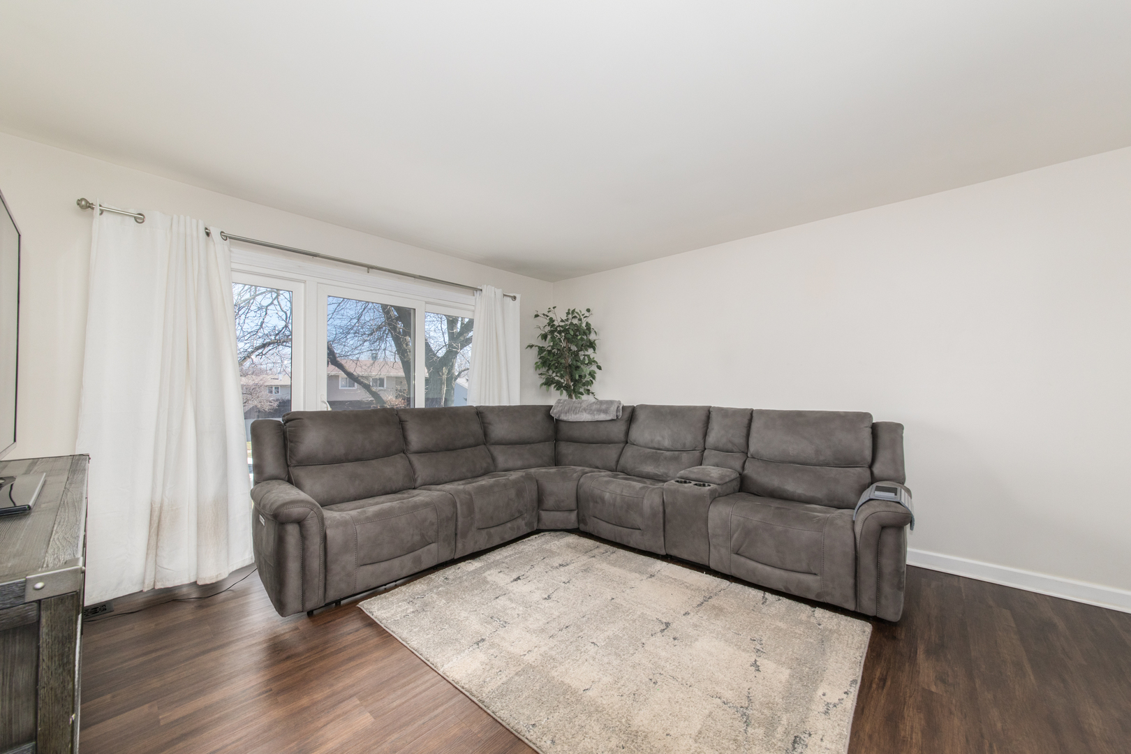 314 Sutherland Lane, Bloomingdale, IL 60108