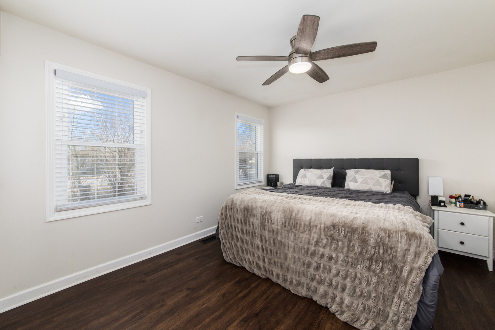 314 Sutherland Lane, Bloomingdale, IL 60108