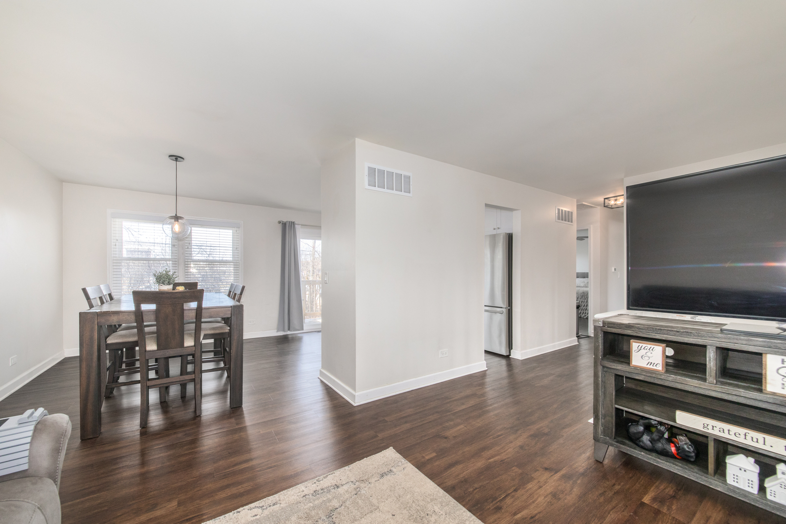 314 Sutherland Lane, Bloomingdale, IL 60108