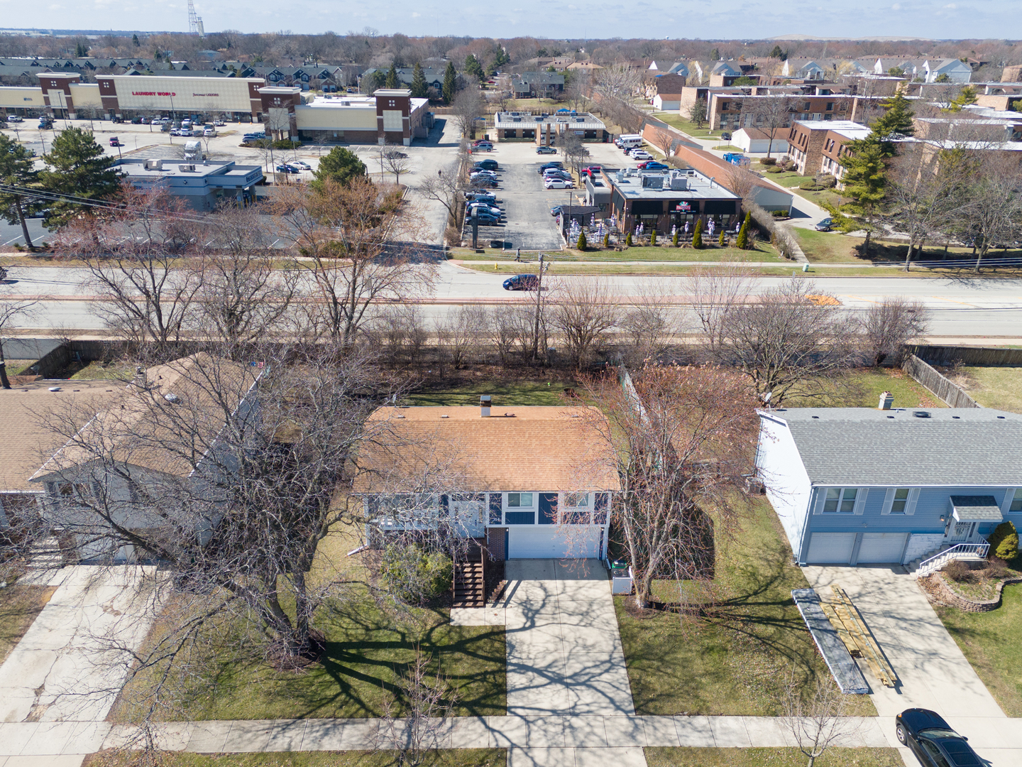 314 Sutherland Lane, Bloomingdale, IL 60108