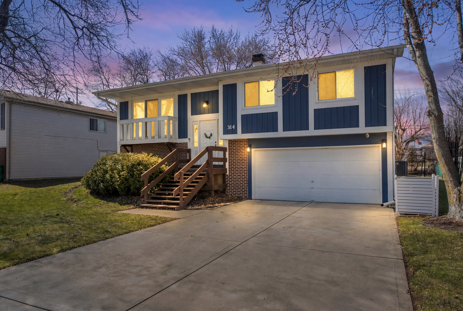 314 Sutherland Lane, Bloomingdale, IL 60108