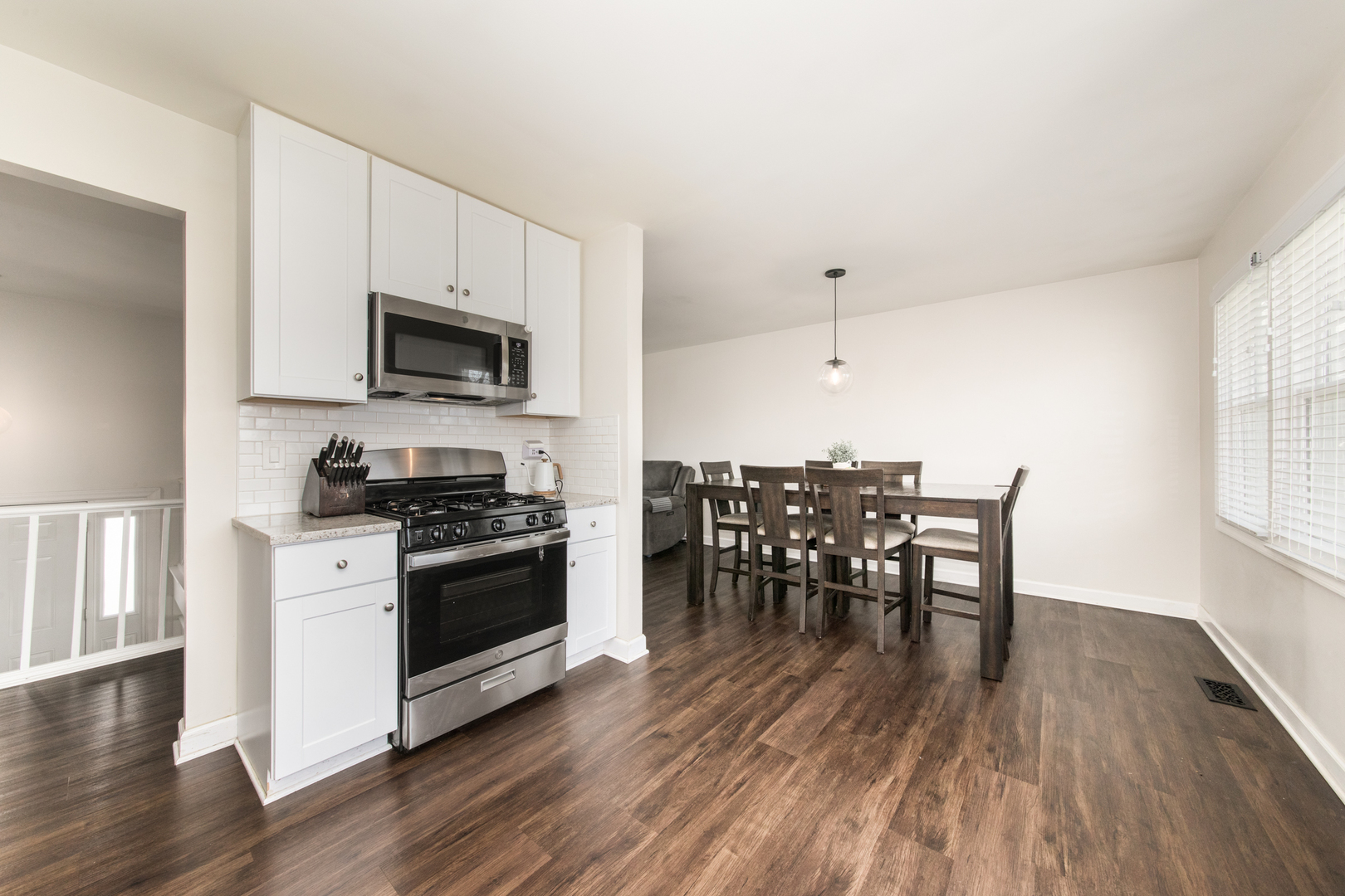 314 Sutherland Lane, Bloomingdale, IL 60108