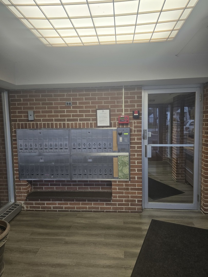 1139 Leavitt Avenue #212, Flossmoor, IL 60422