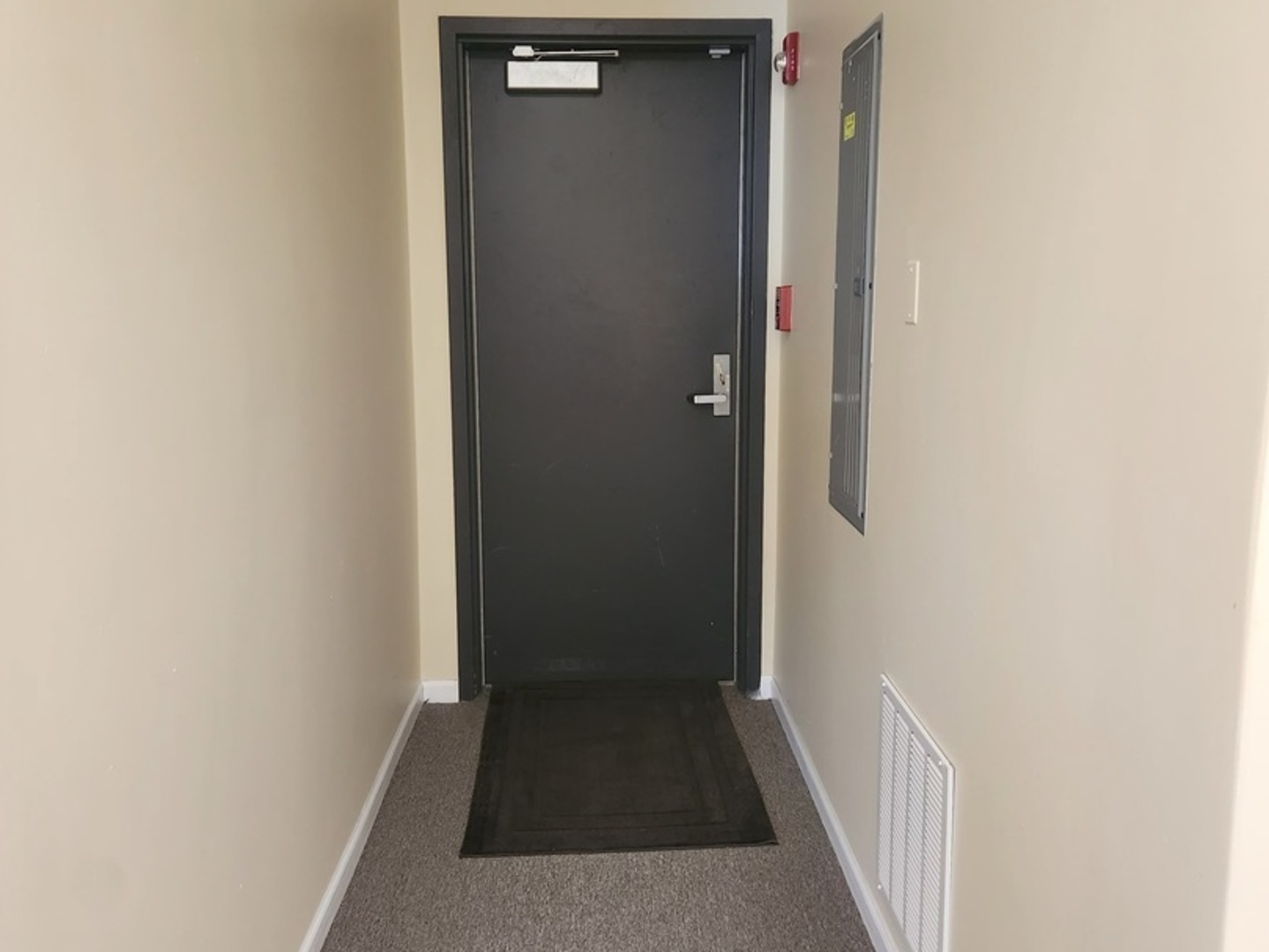 2001 N Green Bay Road, Waukegan, IL 60087