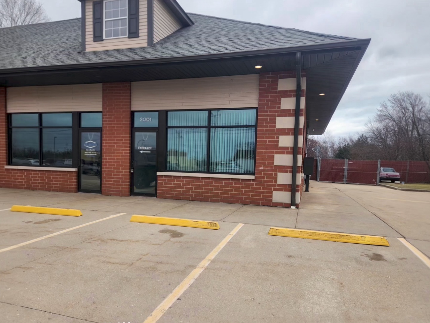 2001 N Green Bay Road, Waukegan, IL 60087