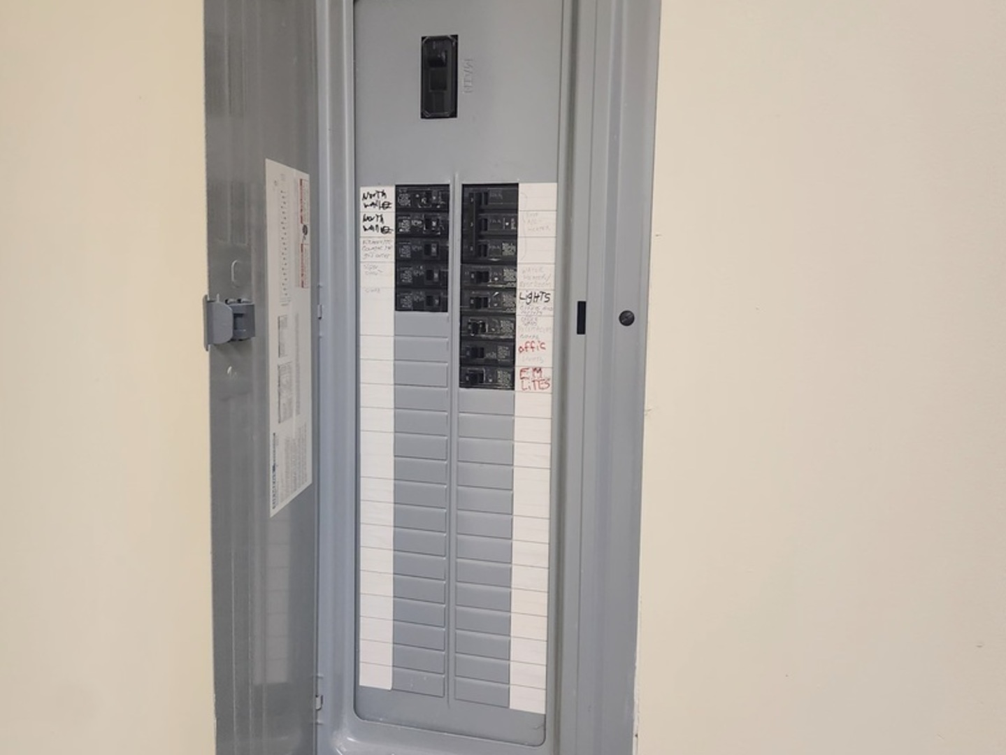 2001 N Green Bay Road, Waukegan, IL 60087