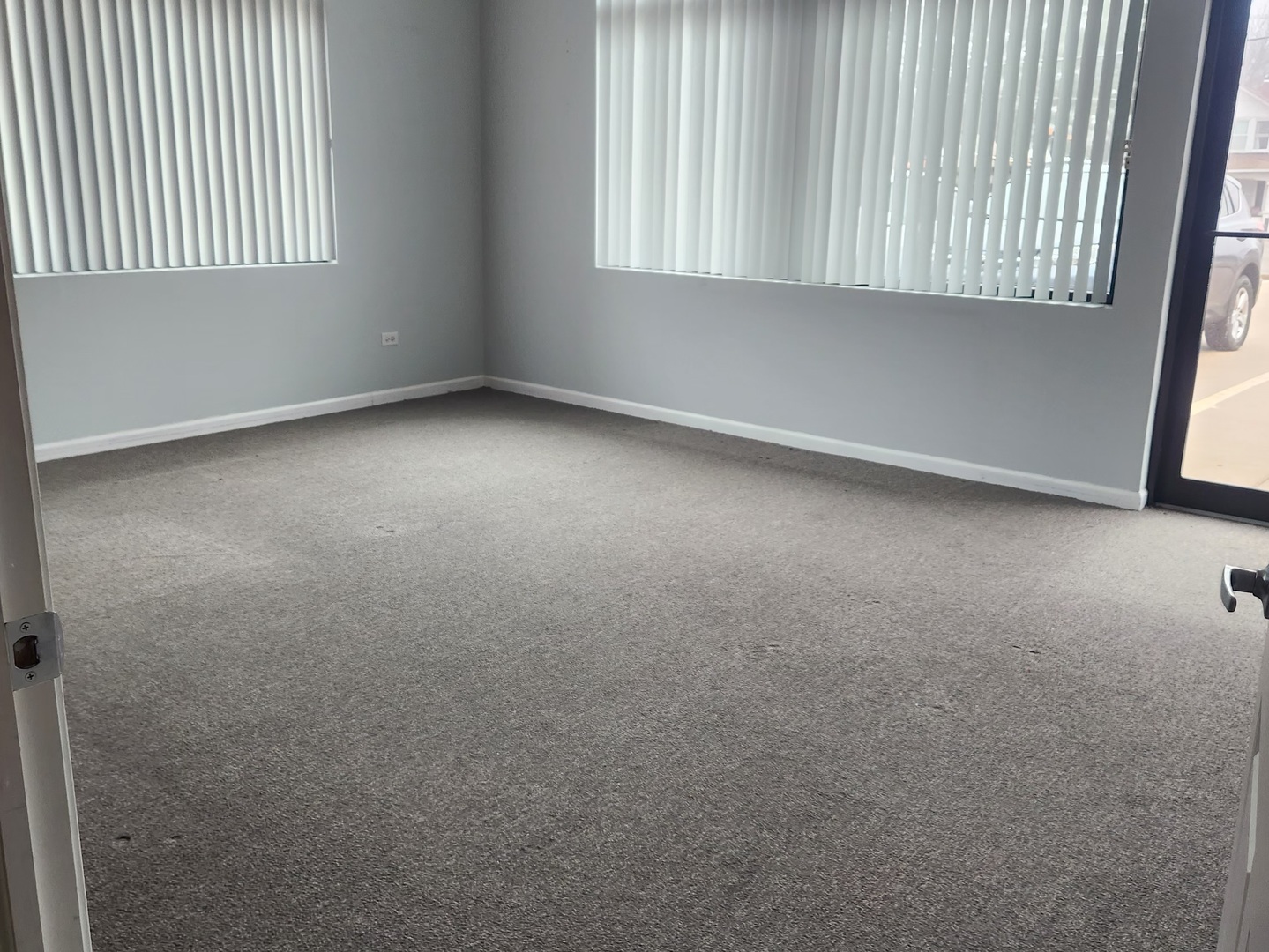 2001 N Green Bay Road, Waukegan, IL 60087