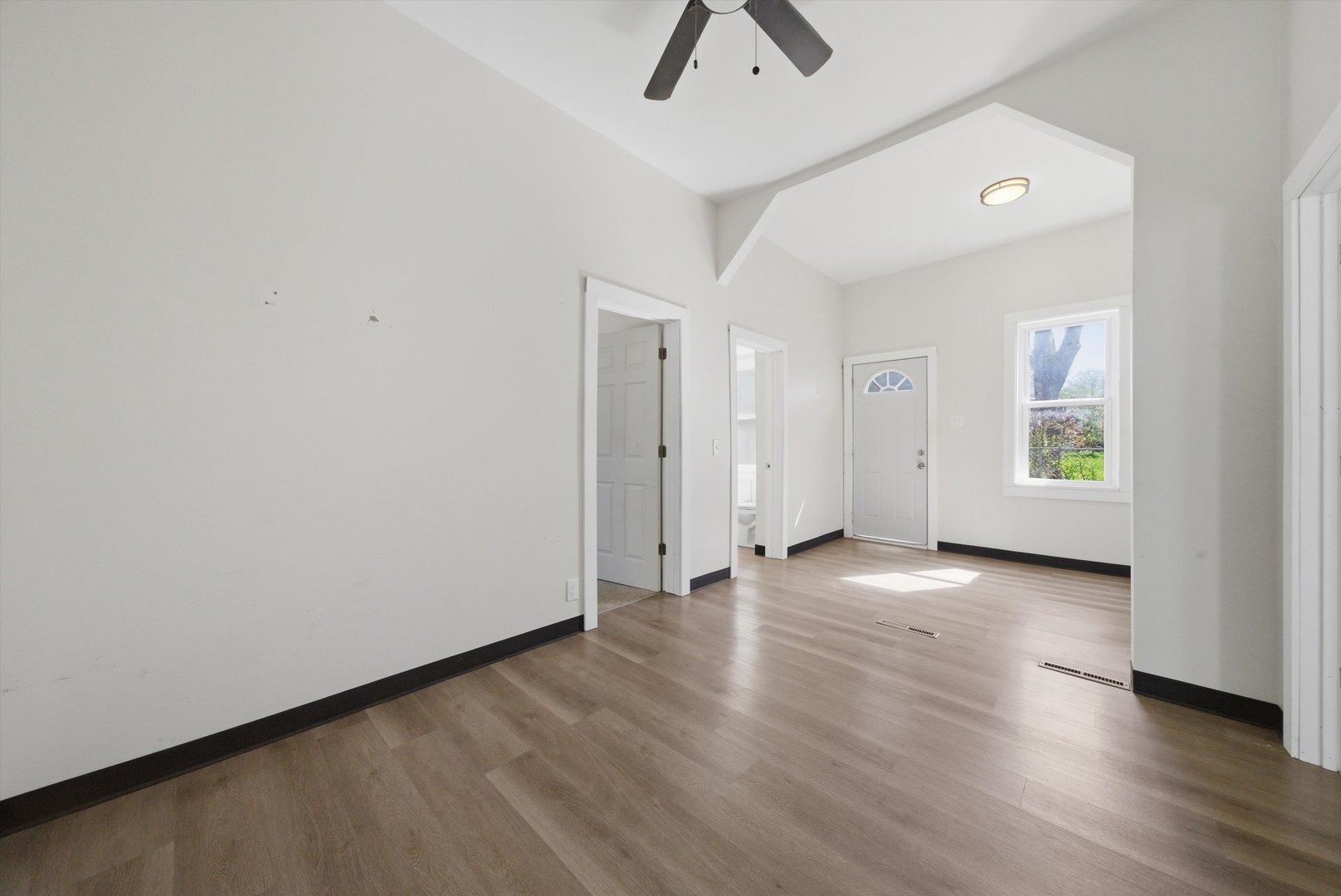 218 Hughes Avenue, Lockport, IL 60441