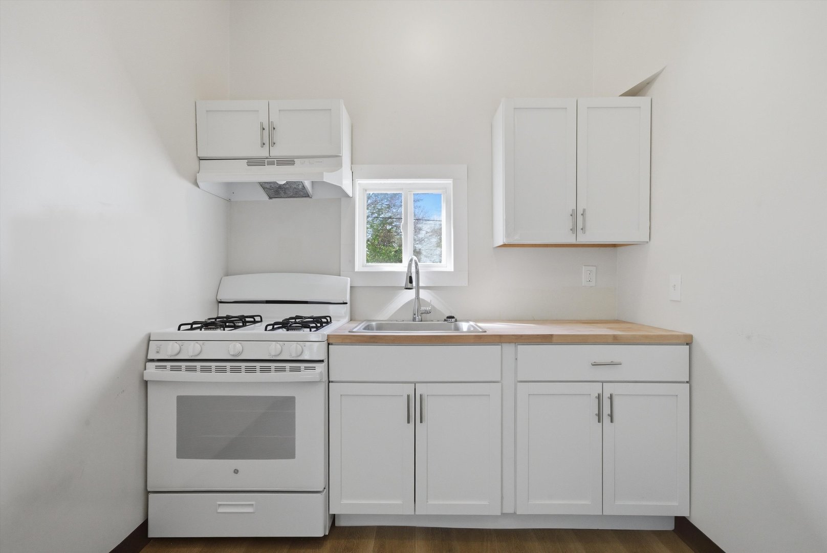 218 Hughes Avenue, Lockport, IL 60441