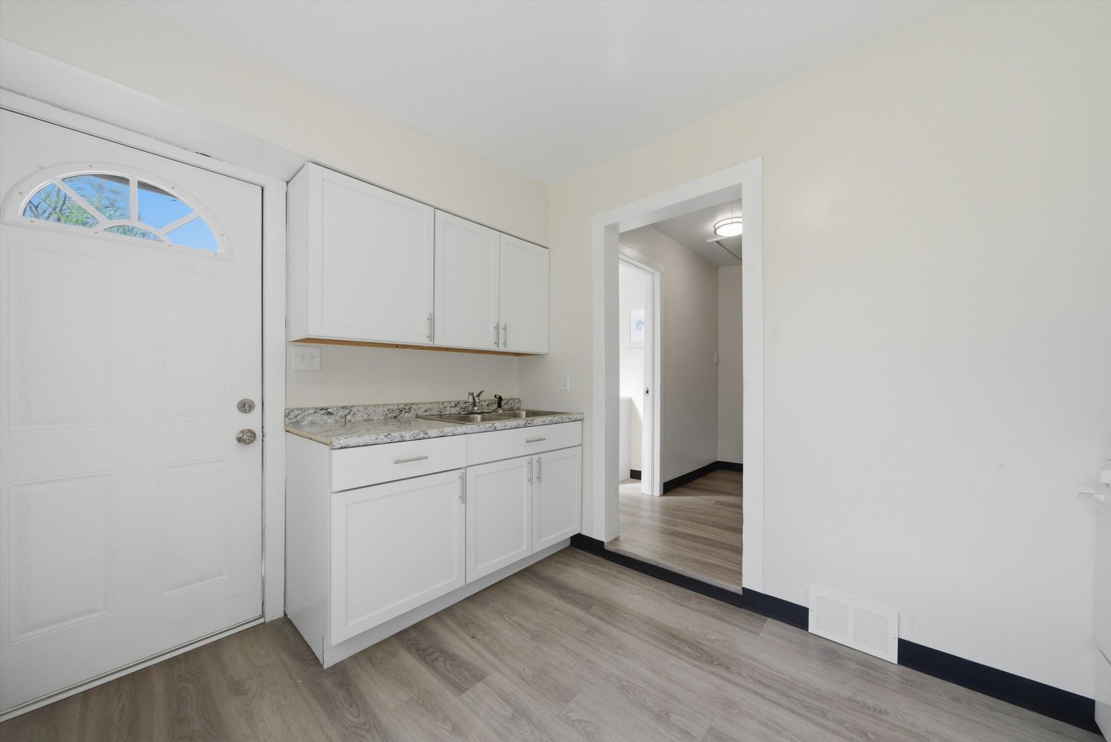 218 Hughes Avenue, Lockport, IL 60441