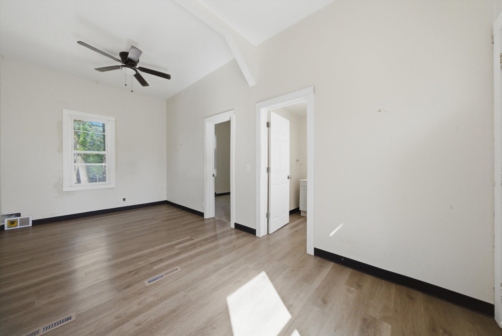 218 Hughes Avenue, Lockport, IL 60441