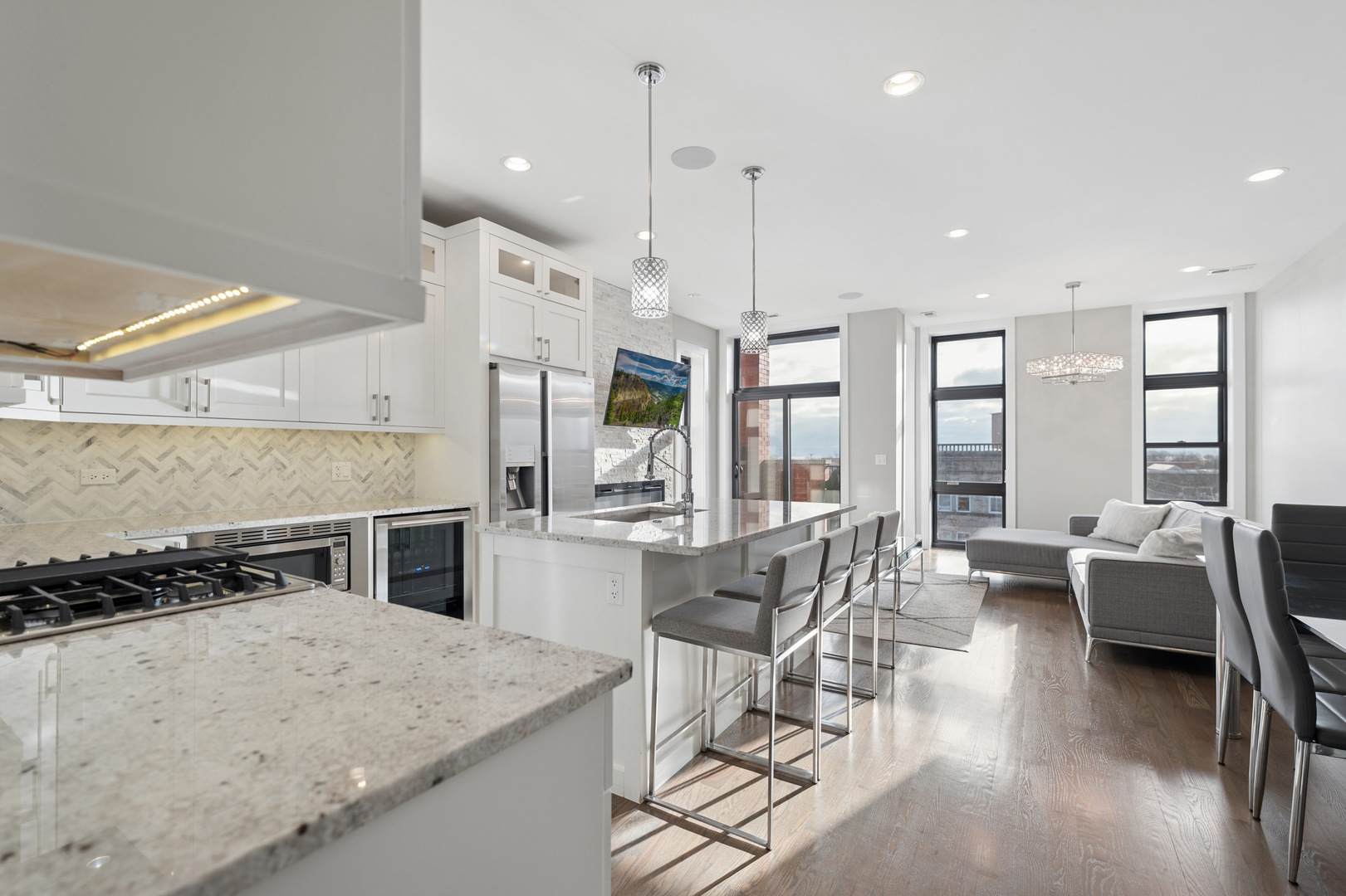 4220 S Ellis Avenue #4N, Chicago, IL 60653