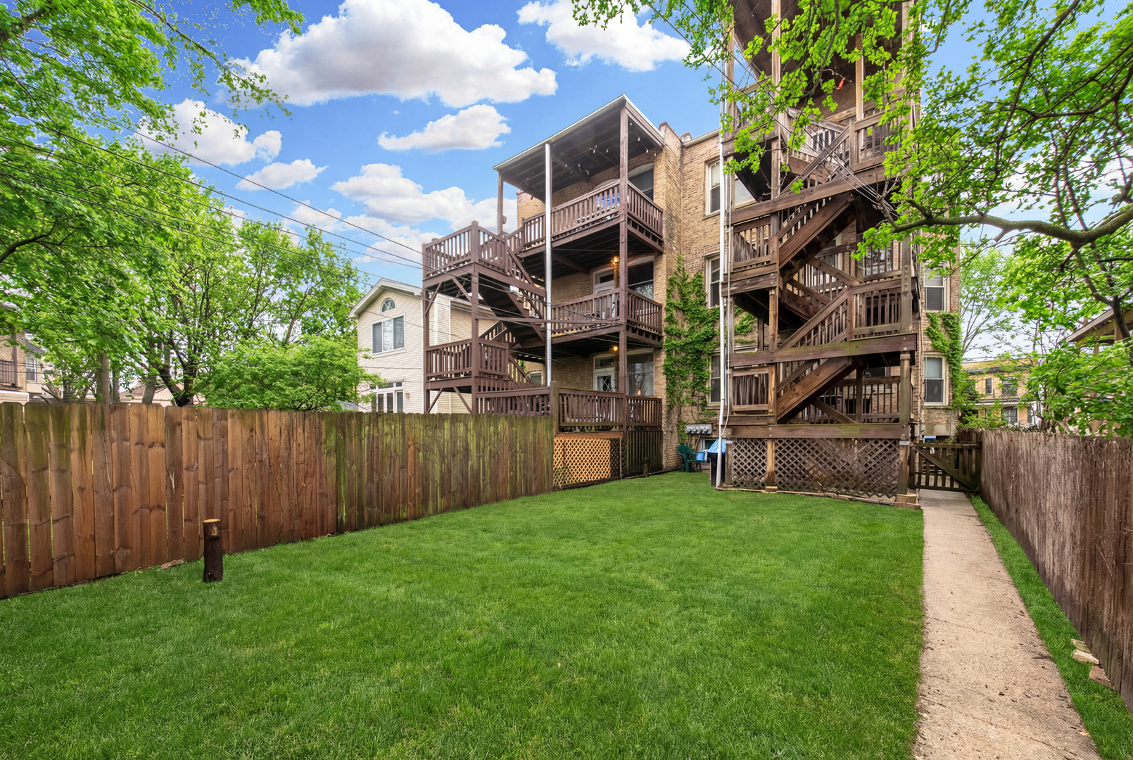 4117 N Paulina Street, Chicago, IL 60613