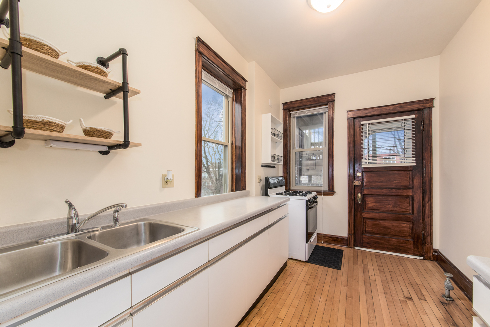 4117 N Paulina Street, Chicago, IL 60613