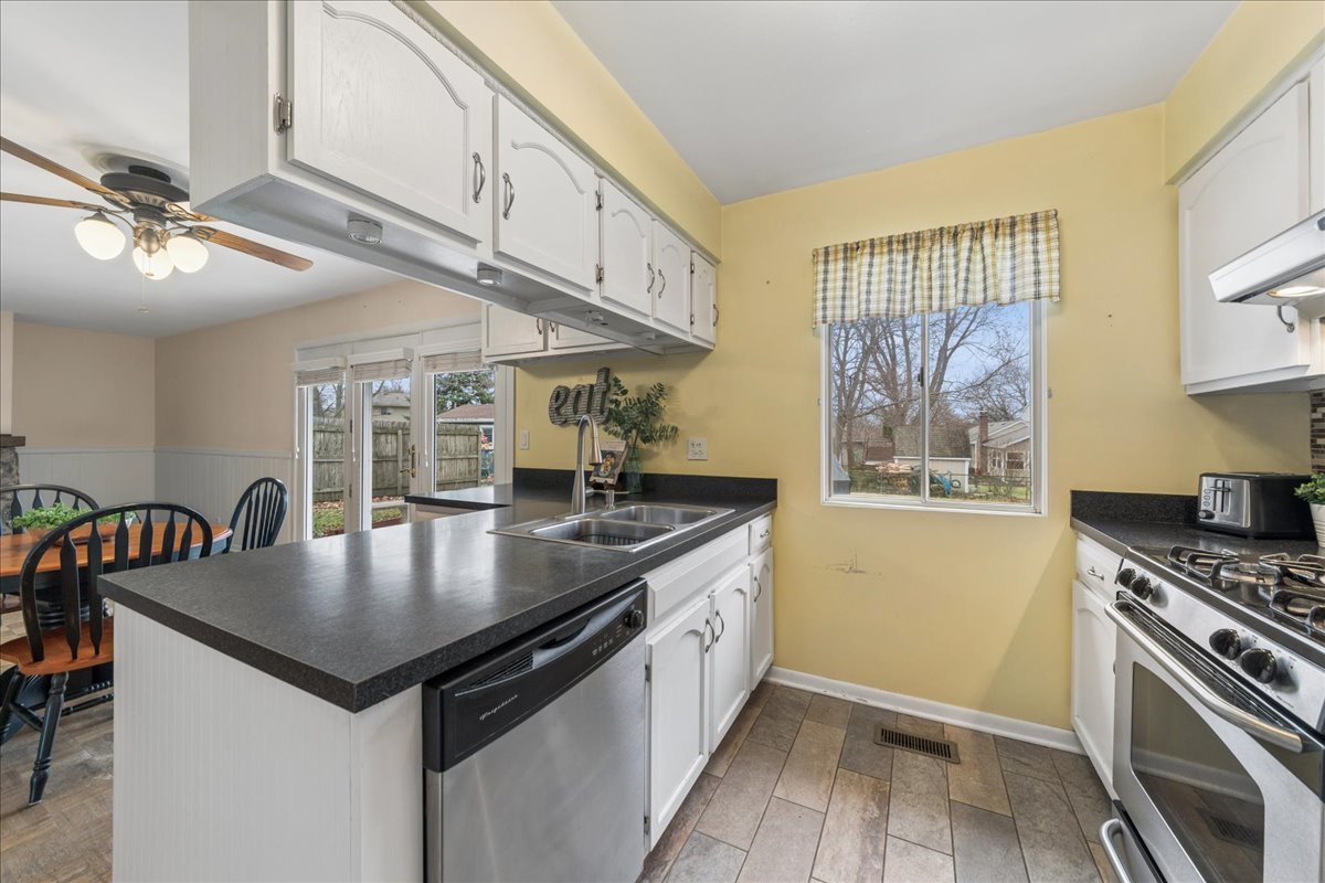 507 N Clearwater Street, Roselle, IL 60172