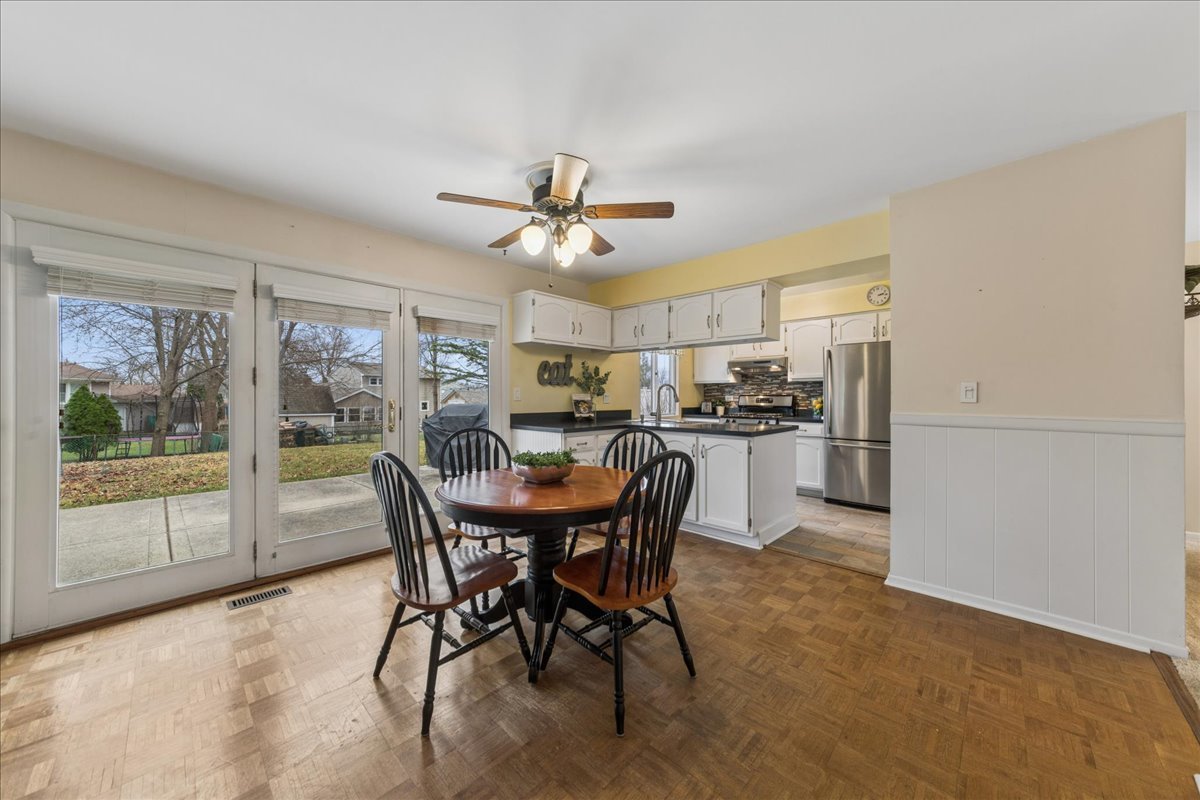 507 N Clearwater Street, Roselle, IL 60172