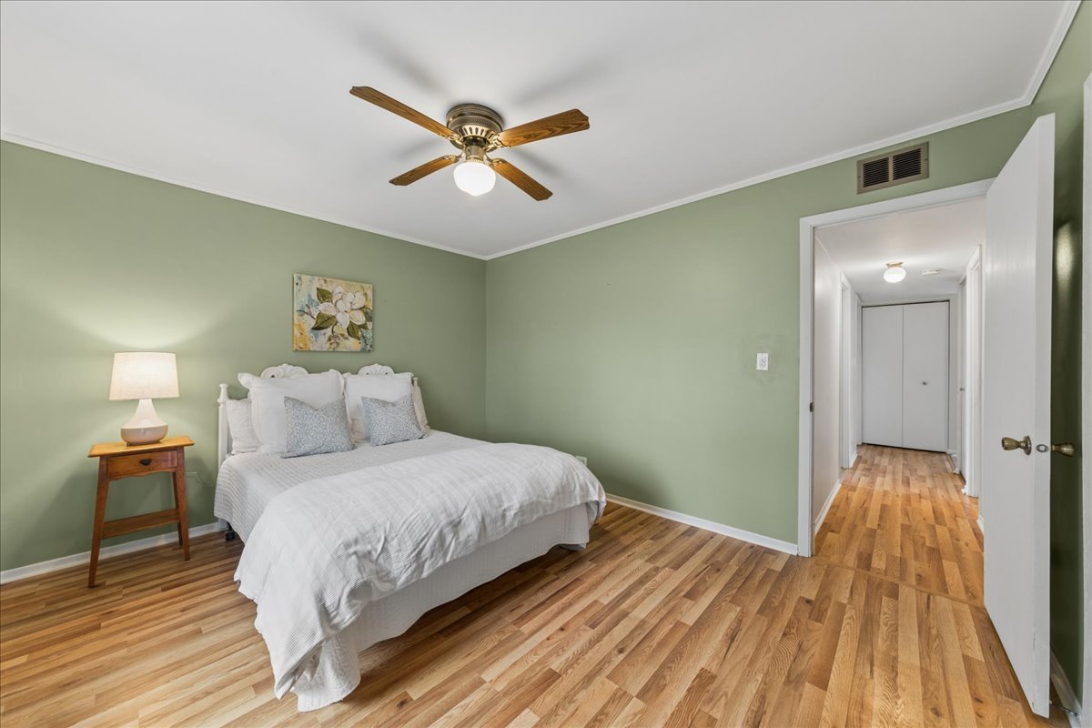 507 N Clearwater Street, Roselle, IL 60172