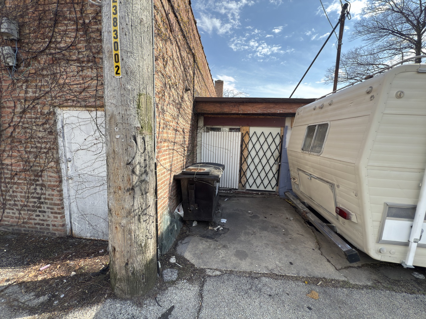 5724 W Diversey Avenue, Chicago, IL 60639