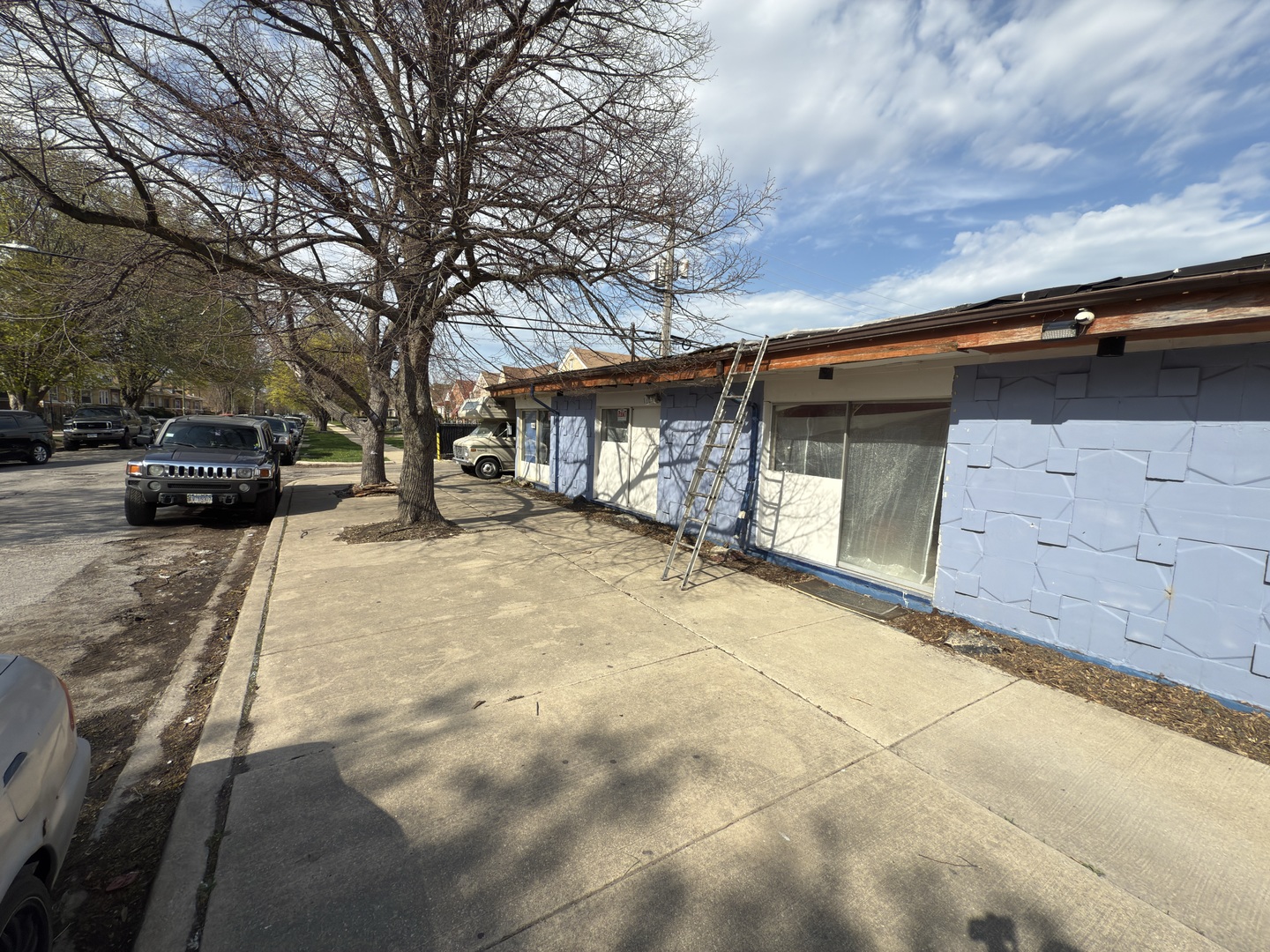 5724 W Diversey Avenue, Chicago, IL 60639