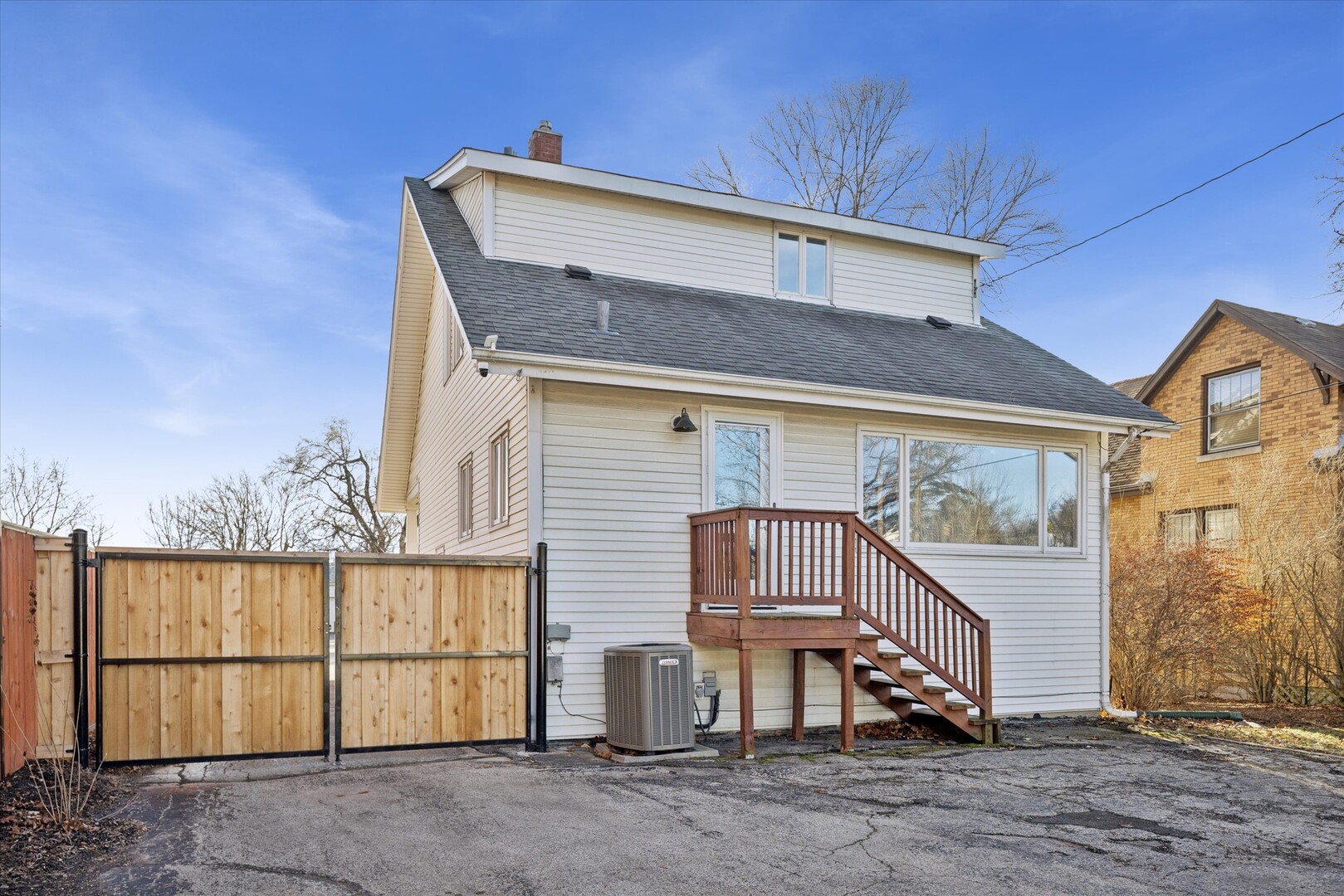 275 W North Avenue, Elmhurst, IL 60126