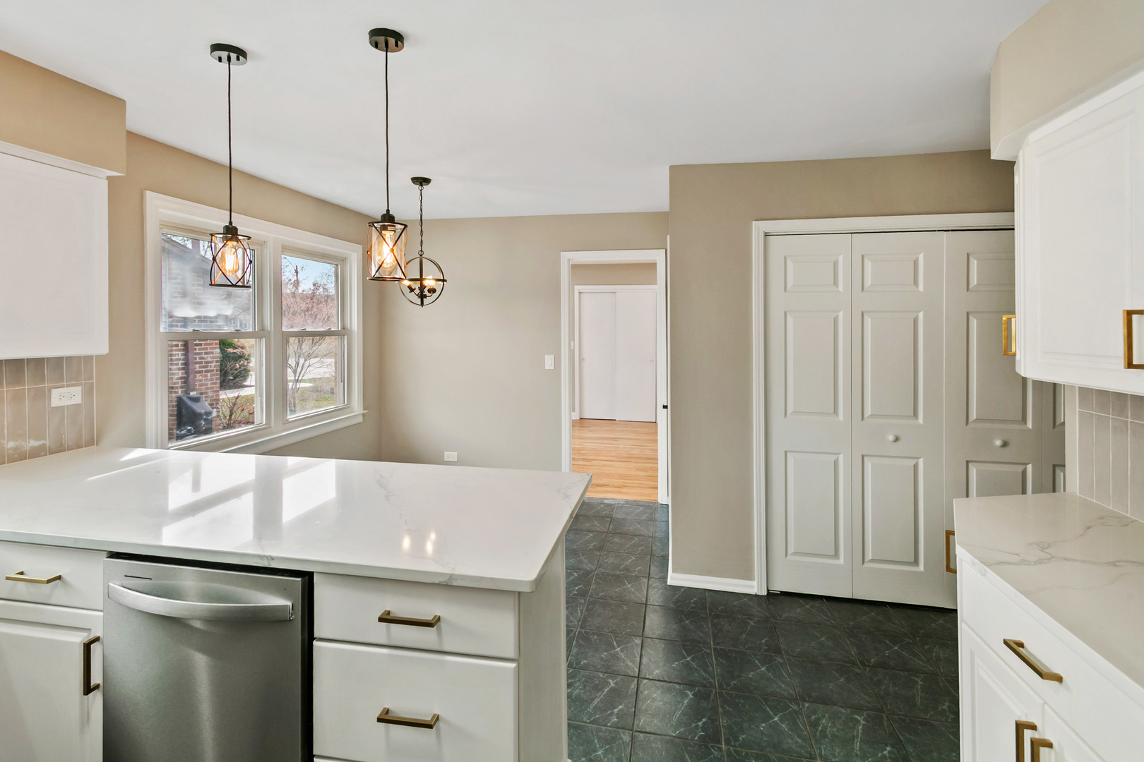 1333 N Ridge Avenue, Arlington Heights, IL 60004