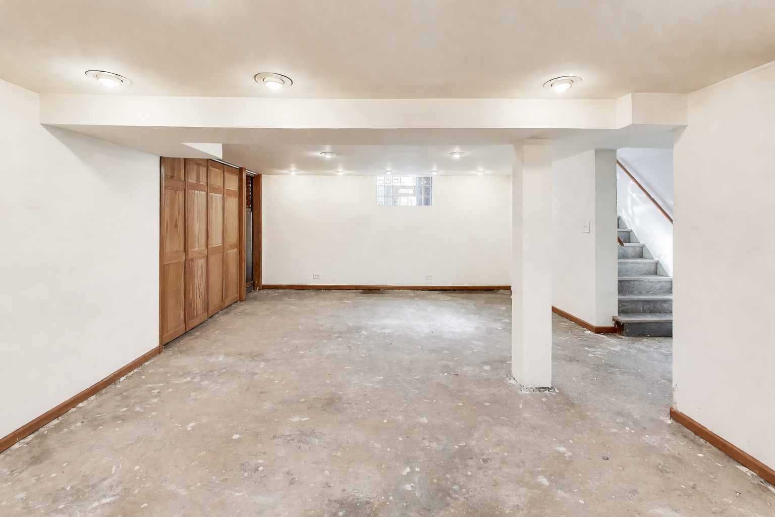 9422 S Spaulding Avenue, Evergreen Park, IL 60805