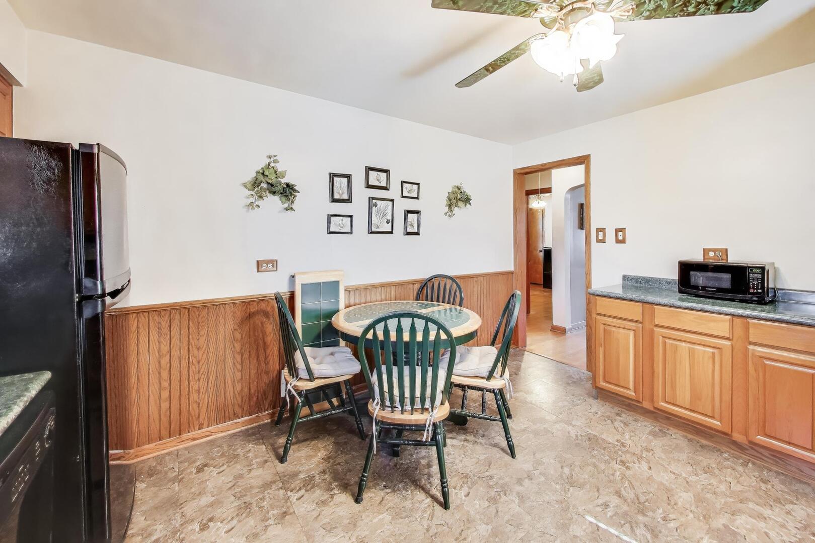 9422 S Spaulding Avenue, Evergreen Park, IL 60805