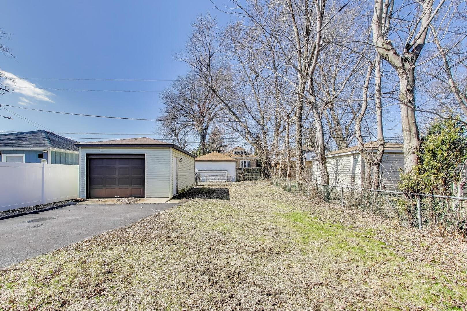 9422 S Spaulding Avenue, Evergreen Park, IL 60805