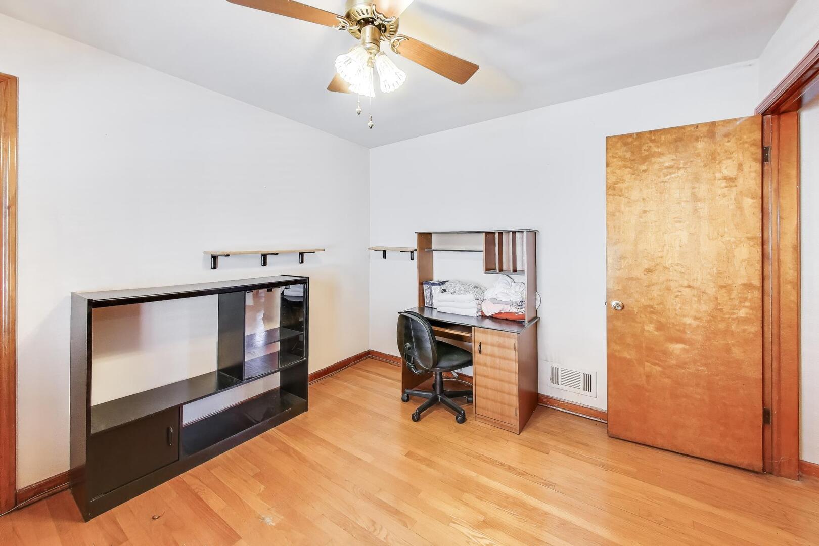 9422 S Spaulding Avenue, Evergreen Park, IL 60805