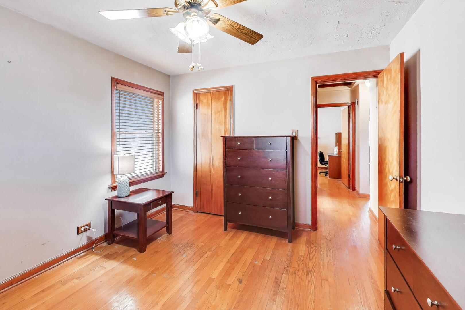 9422 S Spaulding Avenue, Evergreen Park, IL 60805