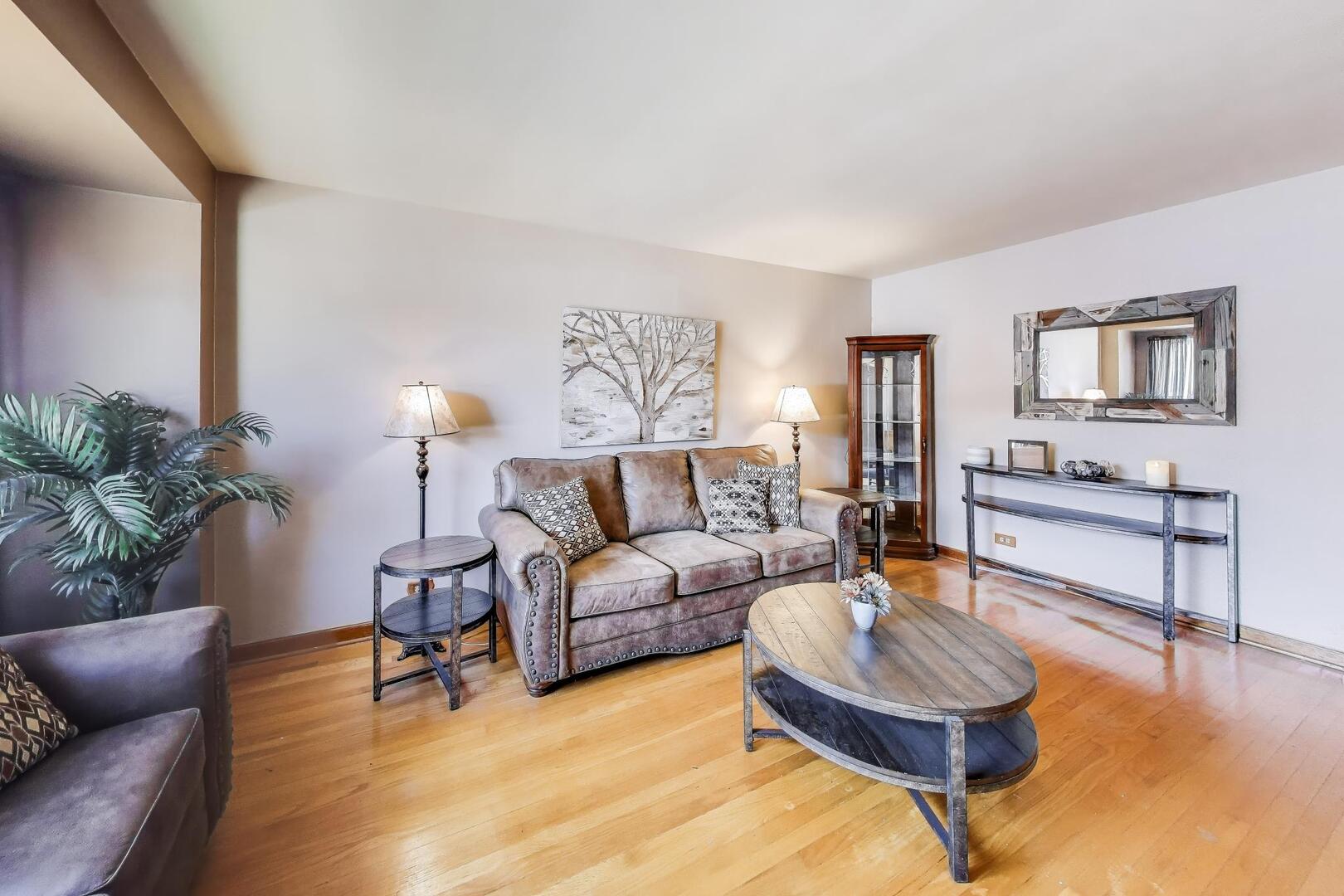 9422 S Spaulding Avenue, Evergreen Park, IL 60805