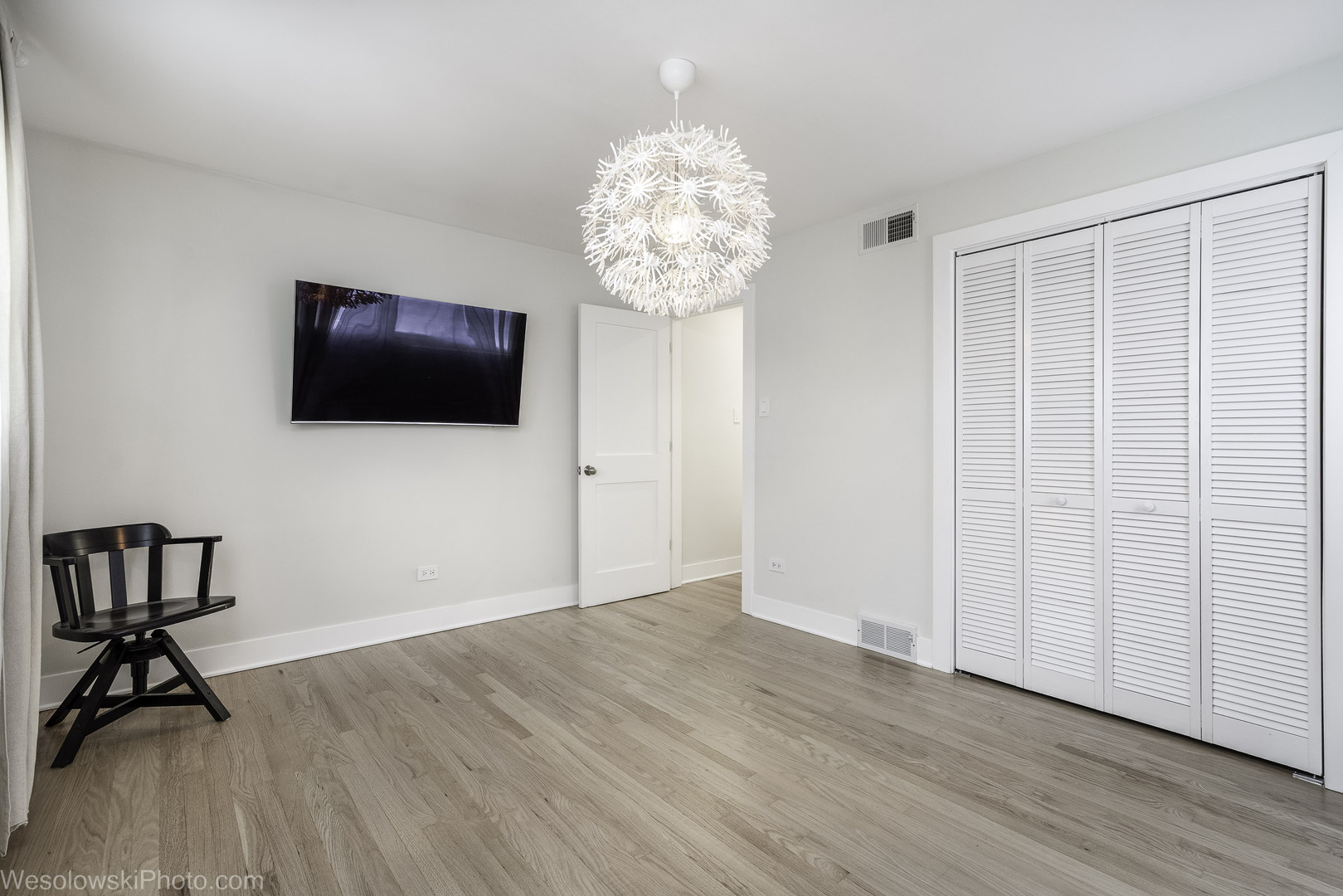 708 N RUSSEL Street, Mount Prospect, IL 60056