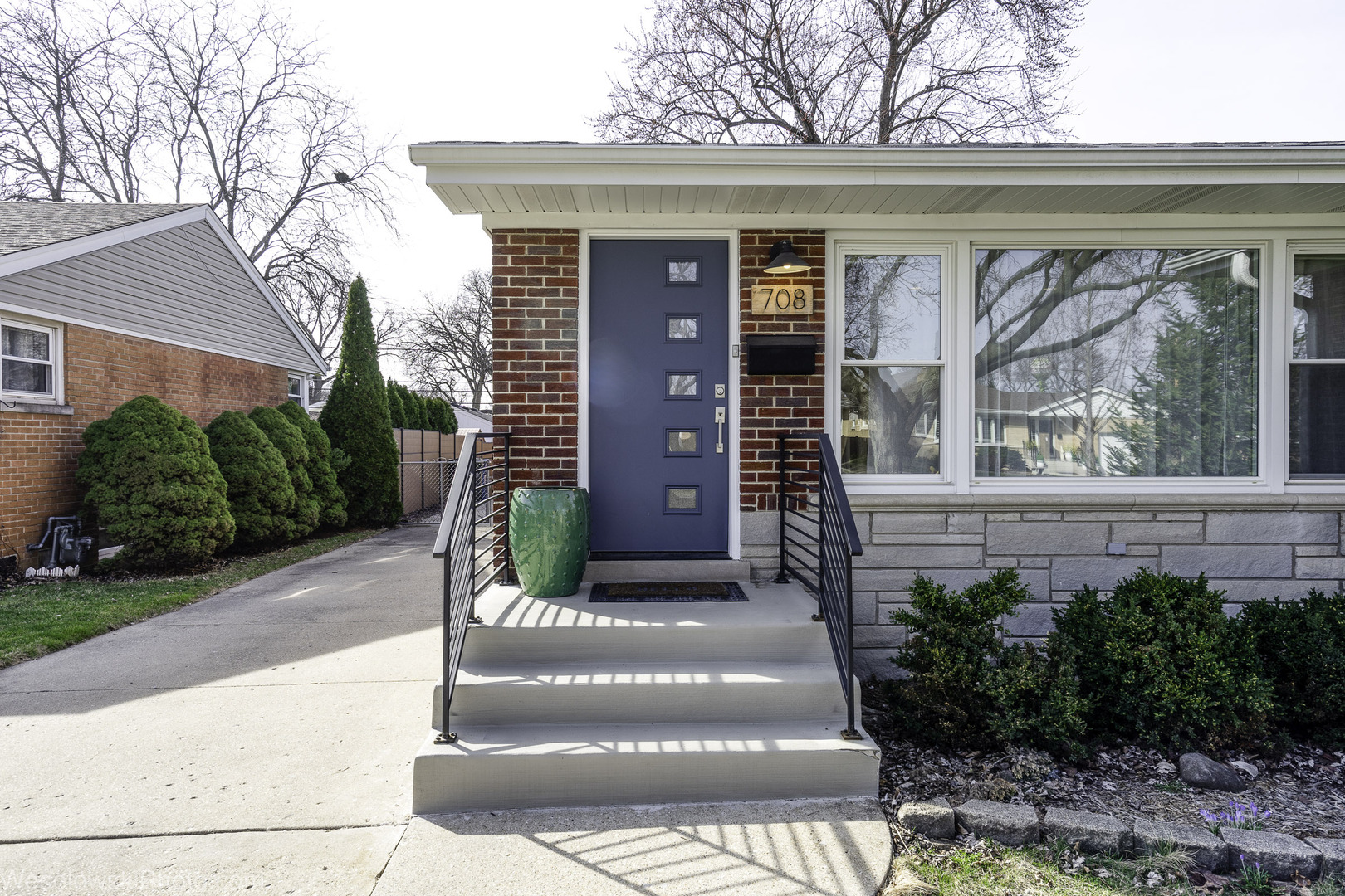 708 N RUSSEL Street, Mount Prospect, IL 60056