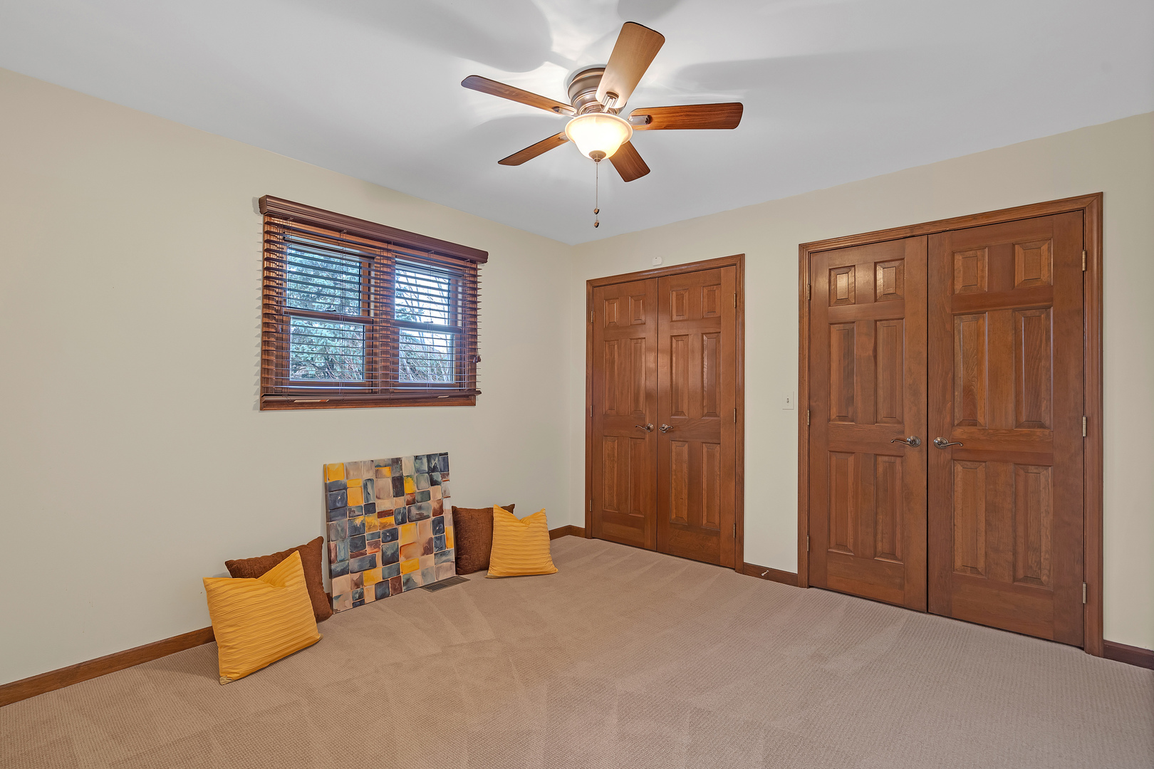 1364 Saxon Lane, Naperville, IL 60564