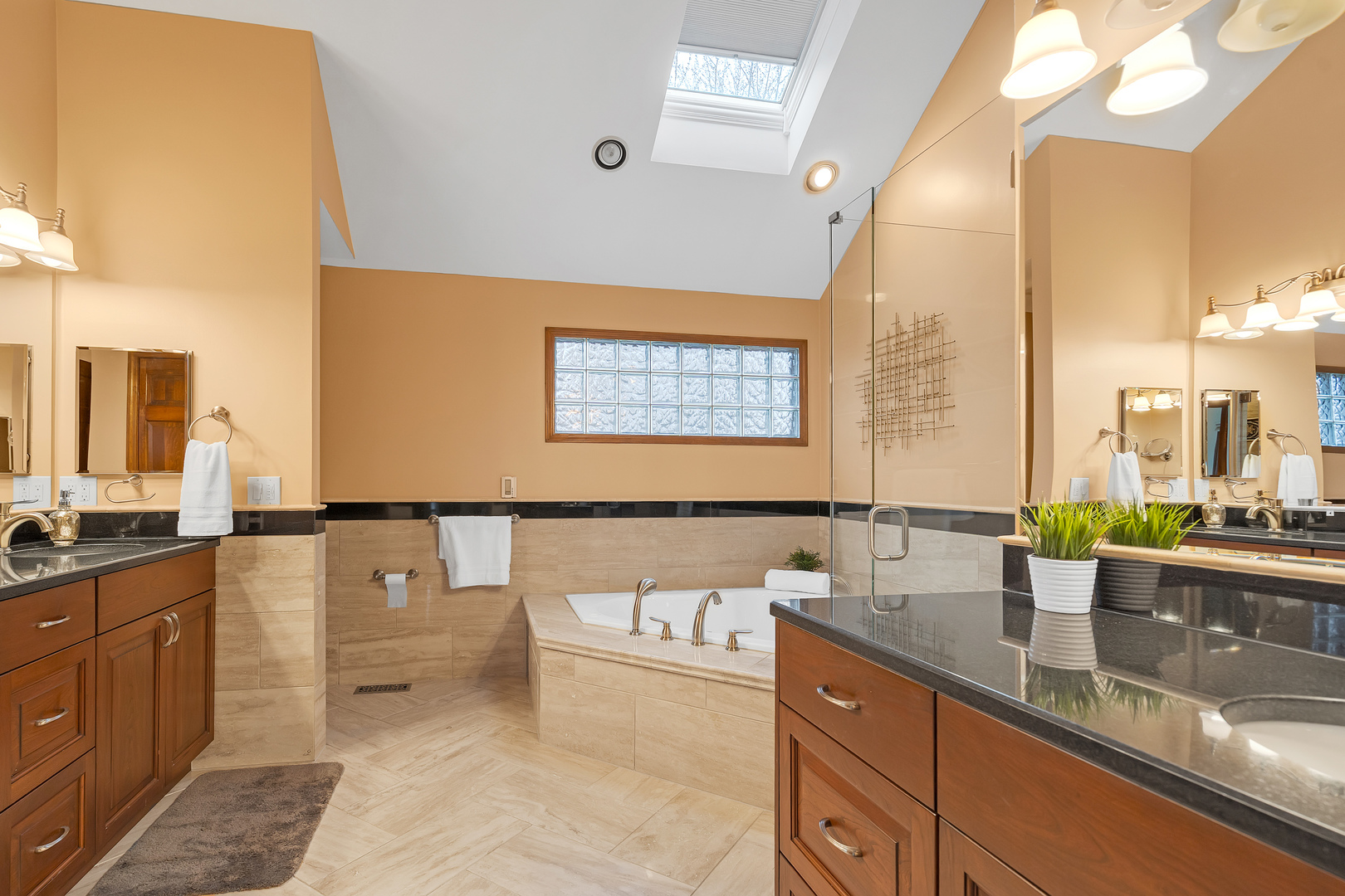 1364 Saxon Lane, Naperville, IL 60564