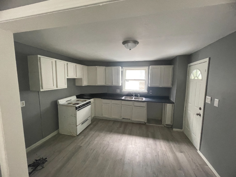 2106 W MILLMAN Street, Peoria, IL 61605