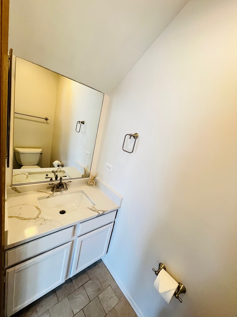 1486 W Jefferson Avenue #1486JB, Naperville, IL 60540