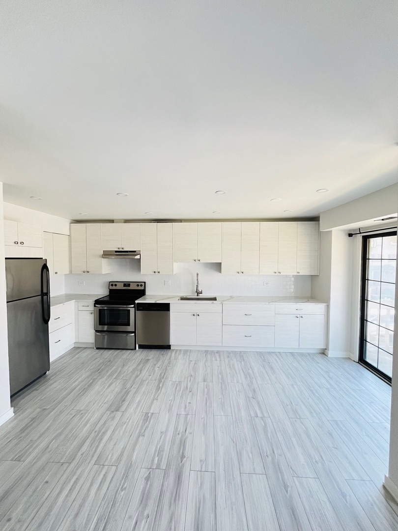 1486 W Jefferson Avenue #1486JB, Naperville, IL 60540