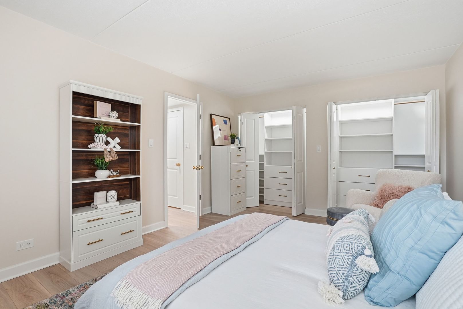 17 N Madison Avenue #2, La Grange, IL 60525