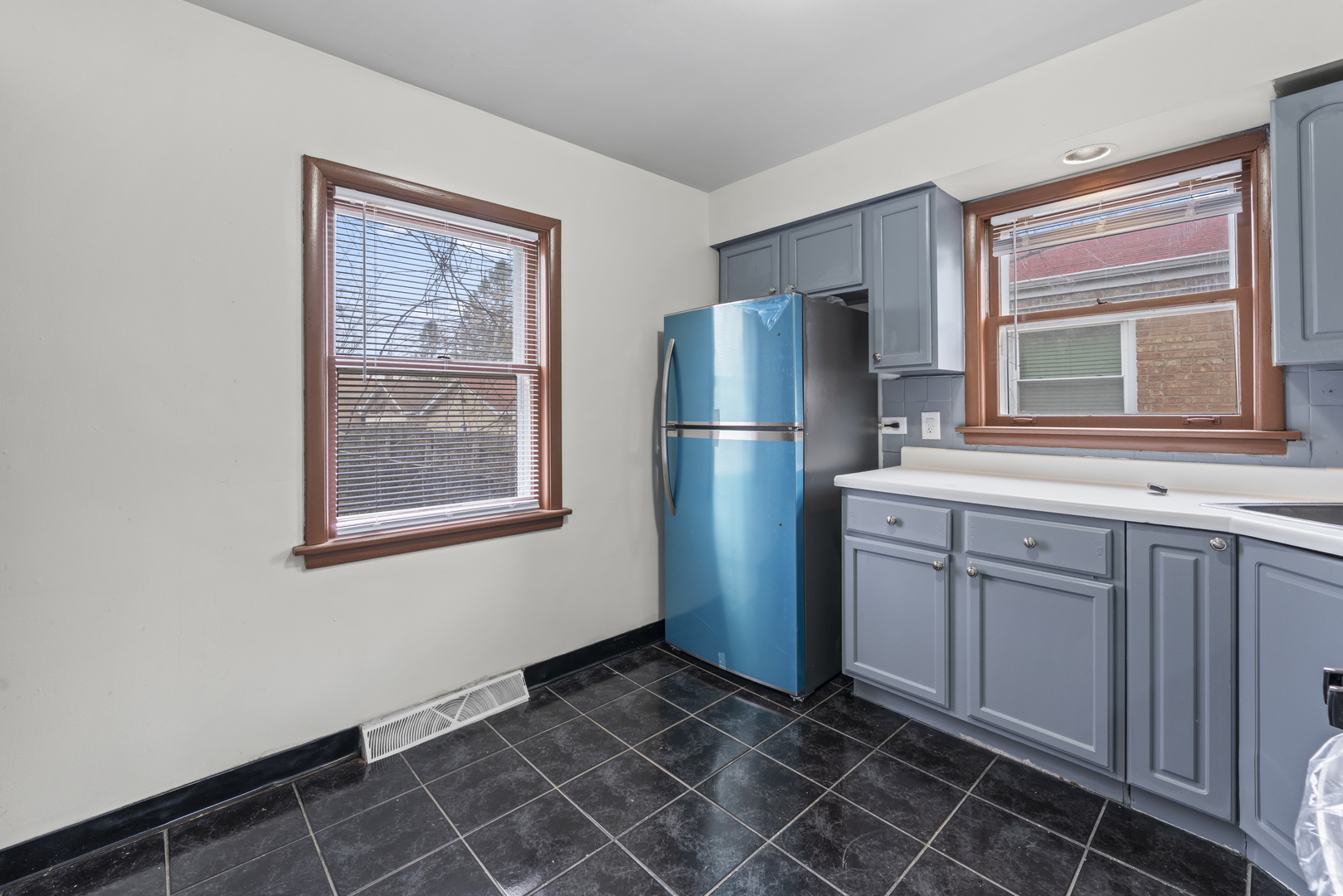 13904 S Tracy Avenue, Riverdale, IL 60827