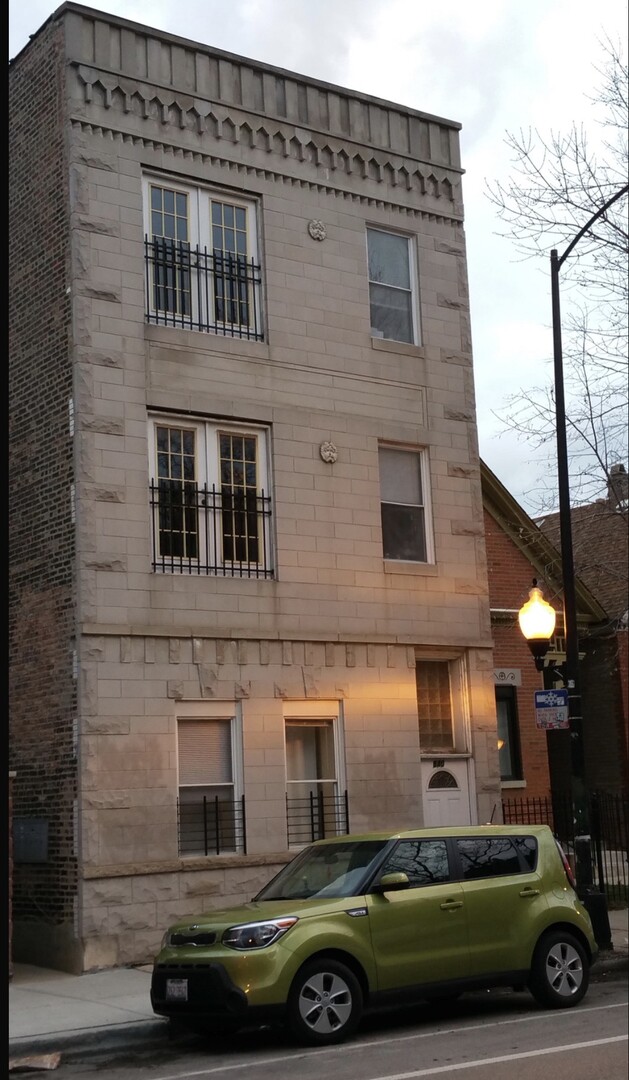 840 N DAMEN Avenue #3F, Chicago, IL 60622