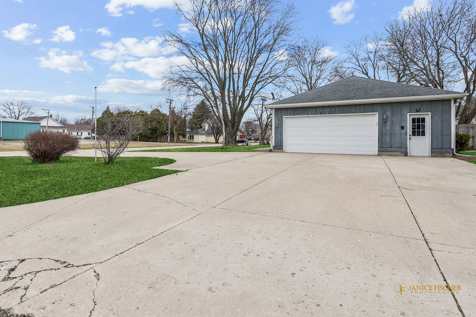 9712 Jean Drive, Hebron, IL 60034